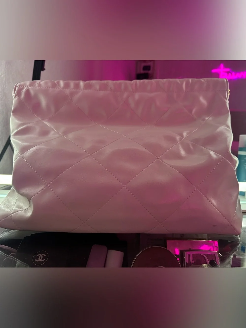 Women’s quilted white hobo bag cc
